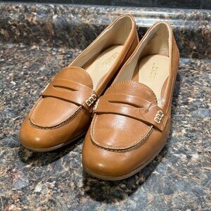 LIZ&CO women loafers sz 8.5 in exelent condition.